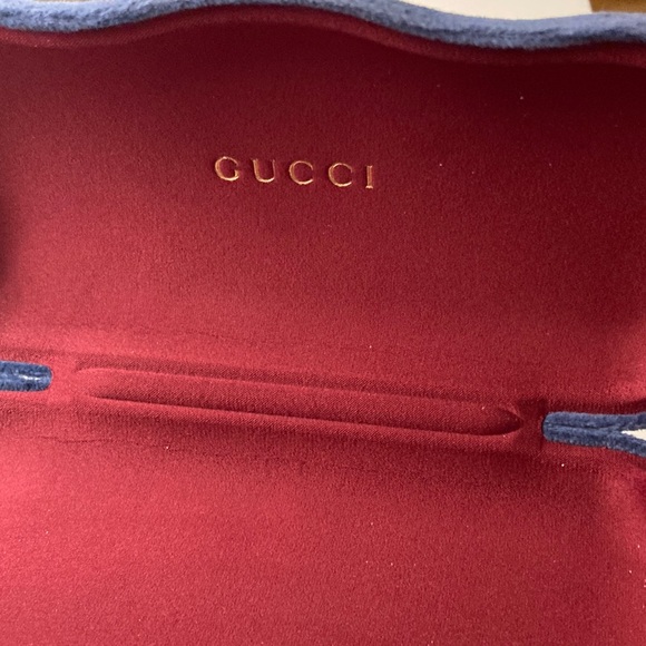 Gucci Velvet Glasses Case in Red and Blue - Picture 2 of 7